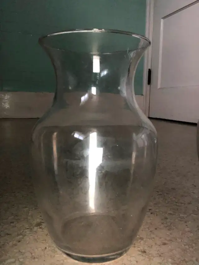 7 Vases of all shapes and sizes - All for $762863727831681124