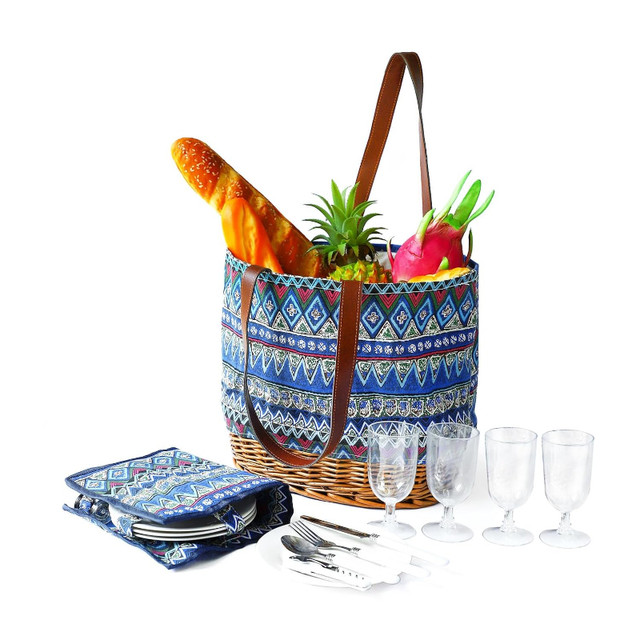 BRAND NEW IN BOX - Picnic Baskets Set for 4 in BBQs & Outdoor Cooking in Markham / York Region
