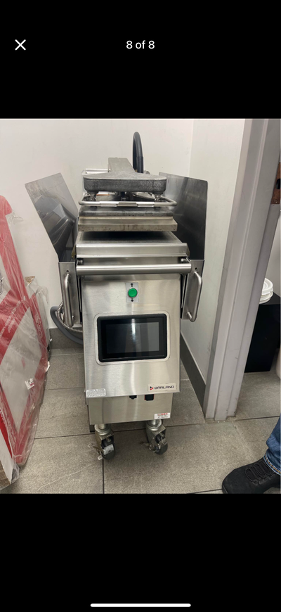 Garland Commercial Restaurant Grill – For Sale Commercial-grade Garland stainless steel grill, ideal...