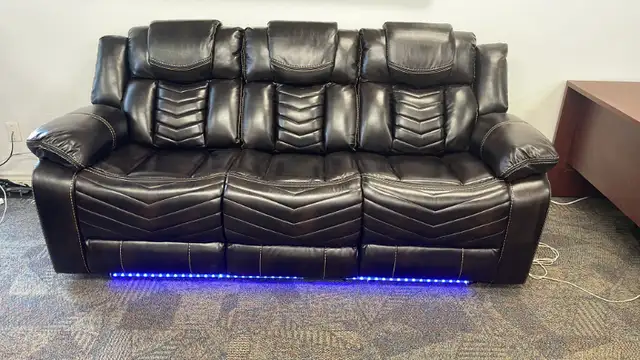Must Go Asap//Electric Power leather Recliner Chair is On Sale62864366031235124