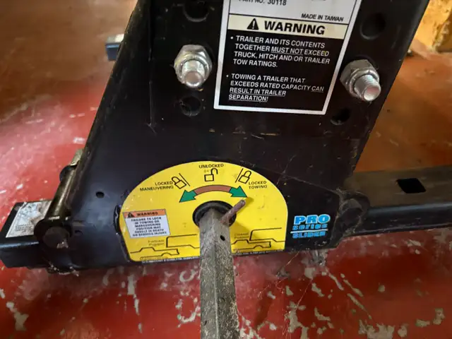 Reese Fifth wheel hitch in Other in Moncton - Image 7