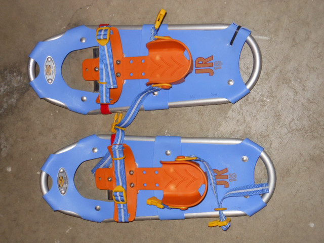 Raquettes pour enfant snowshoes in Fishing, Camping & Outdoors in Gatineau