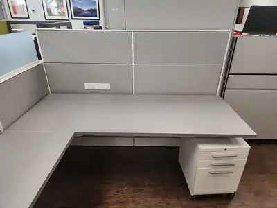 Teknion Leverage System Condition: Excellent Dimension: 72x72x66 Quantity: 40 In Stock Price: $700/E...
