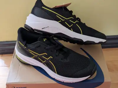 NEW Asics running shoes size 6.5 youth, View more