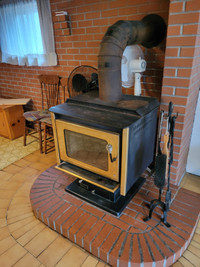 Poêle à bois / Wood burning stove $350