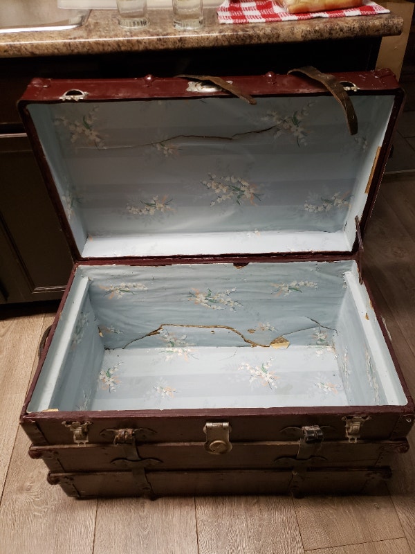 FREE Antique Trunk Free Stuff Saskatoon Kijiji