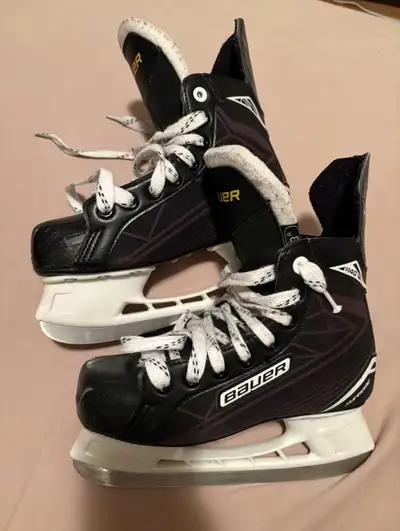 Bauer skates shoe size 4, View more