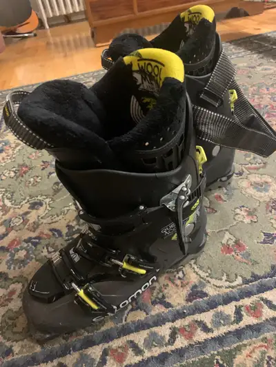 Alpine ski boots - bottes de ski alpin, View more