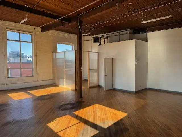 Lansdowne Subway Studio/Office