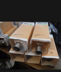 New (Lot of 5) Venture Lighting MH 100W/UED28 Bulb Kr28