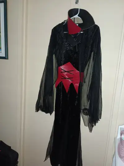 Costumes Halloween, View more