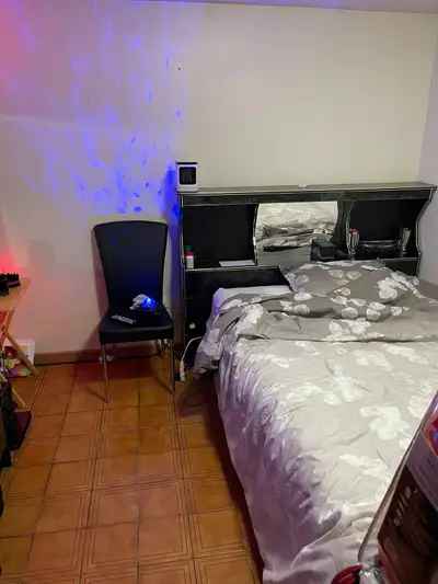 access to large kitchen and bathroom , looking for someone quiet , responsible, no loud noises . No...
