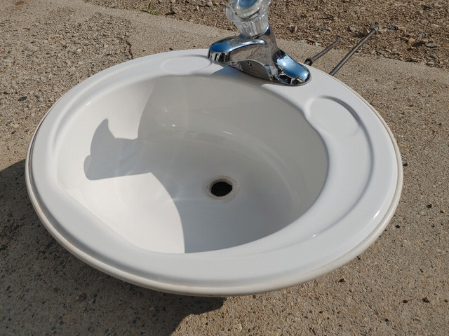 Bathroom Sink in Plumbing, Sinks, Toilets & Showers in Moose Jaw - Image 3