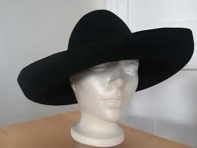 Chapeaux en feutre vintage, View more