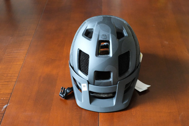 Never used Smith Forefront 2 Mips mountain biking helmet in Clothing, Shoes & Accessories in City of Toronto - Image 2