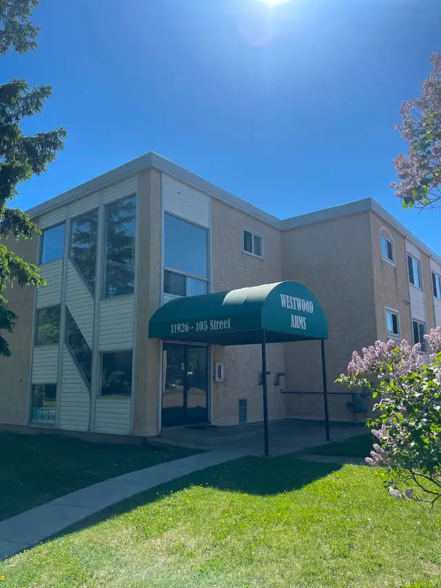 1  BD  & 2 BD apartments 11916-105 St Edmonton