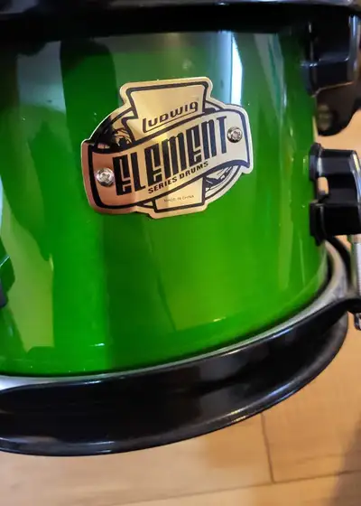 ** Baisse de prix ** Ludwig Element 8"x 6,5"  Tom + Mount, View more