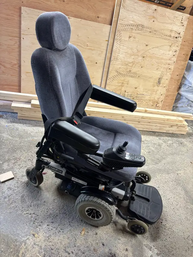 Jazzy wheelchair 1107