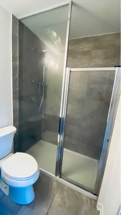 Features: ️ 2 Spacious Bedrooms 2 Full Bathrooms (One Mian Bathroom & One Ensuite) Private Balcony 1...