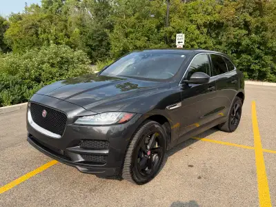 Drive home this pristine 2017 Jaguar F-Pace Prestige 35T, a powerful SUV featuring a 3.0L supercharg...