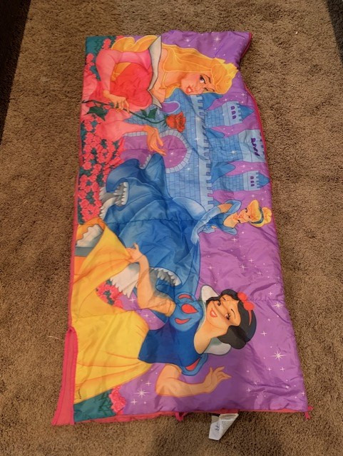 Snowwhite Sleeping Bag in Fishing, Camping & Outdoors in Prince Albert