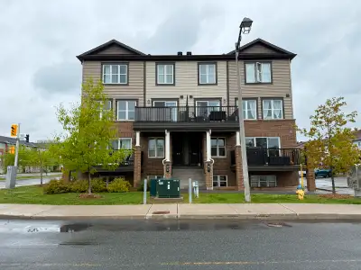 2 Bed + 2 Bath Condo in Barrhaven for Rent!