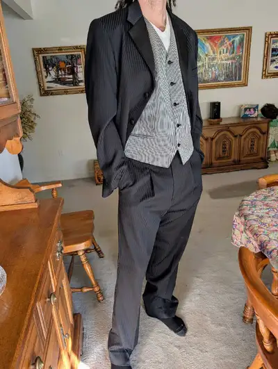 Costume 3 pièces – Zannini Italie – 3-Piece Suit, View more