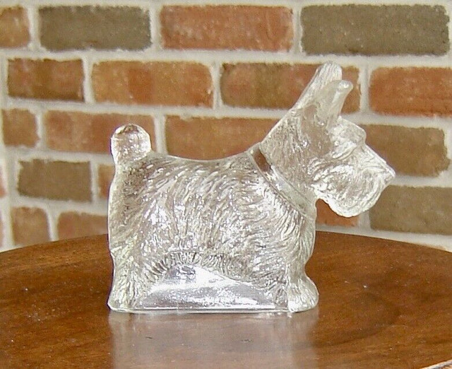 Antique Clear Glass Molded Scottish Terrier Scotty Candy Holder in Arts & Collectibles in City of Toronto - Image 3