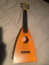 Fluke M 10 ukulele