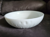 ANTIQUE (VINTAGE) E.O. Brody MILK GLASS starburst ribbed bowl