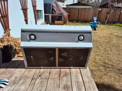Kitchen fume hood for sale ,white in color works great. $40.00 cash only