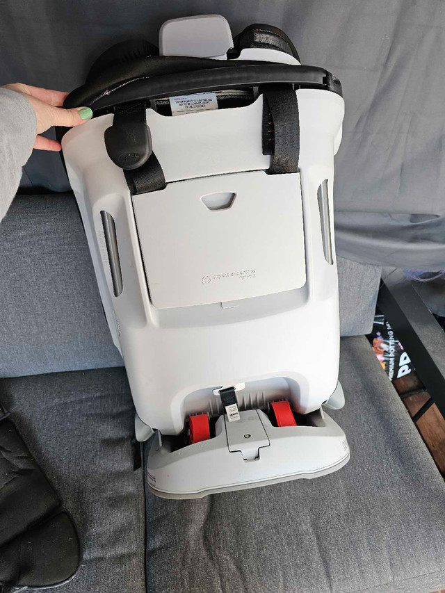 Britax Boulevard ClickTight Convertible Car Seat - READ AD in Strollers, Carriers & Car Seats in Strathcona County - Image 3