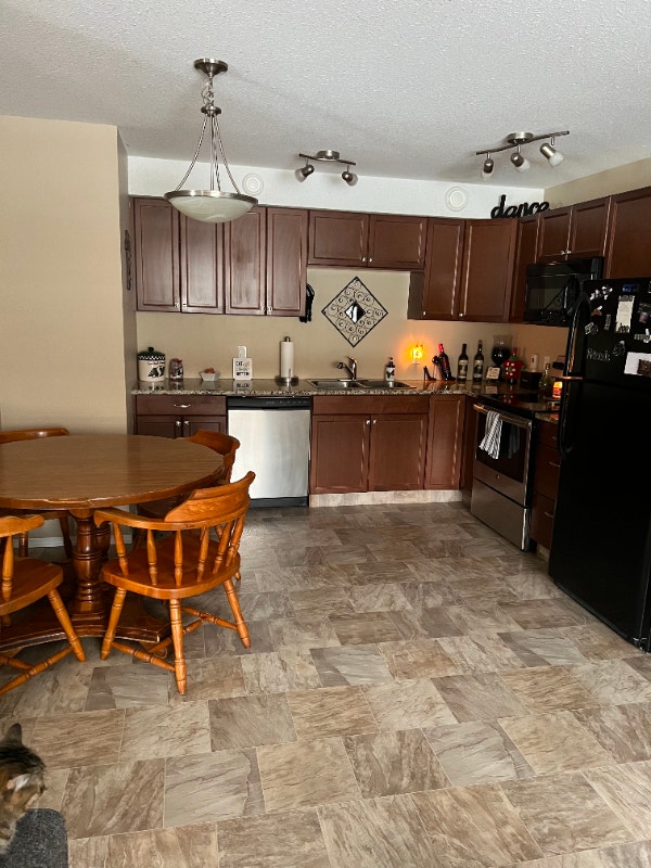 3 bedroom ground level condo in Southview Long Term Rentals