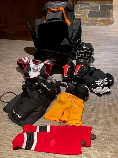 Complete youth set of hockey gear with bag, View more