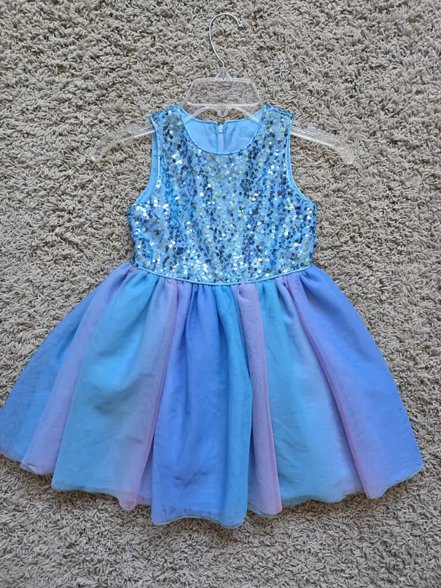 Girls / Toddler Size 5  Party Dress in Kids & Youth in St. Albert - Image 2