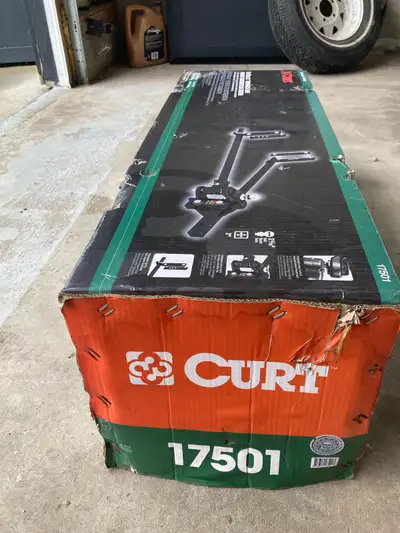 Curt  TruTrack Hitch 15000 Weight Distribution Hitch 