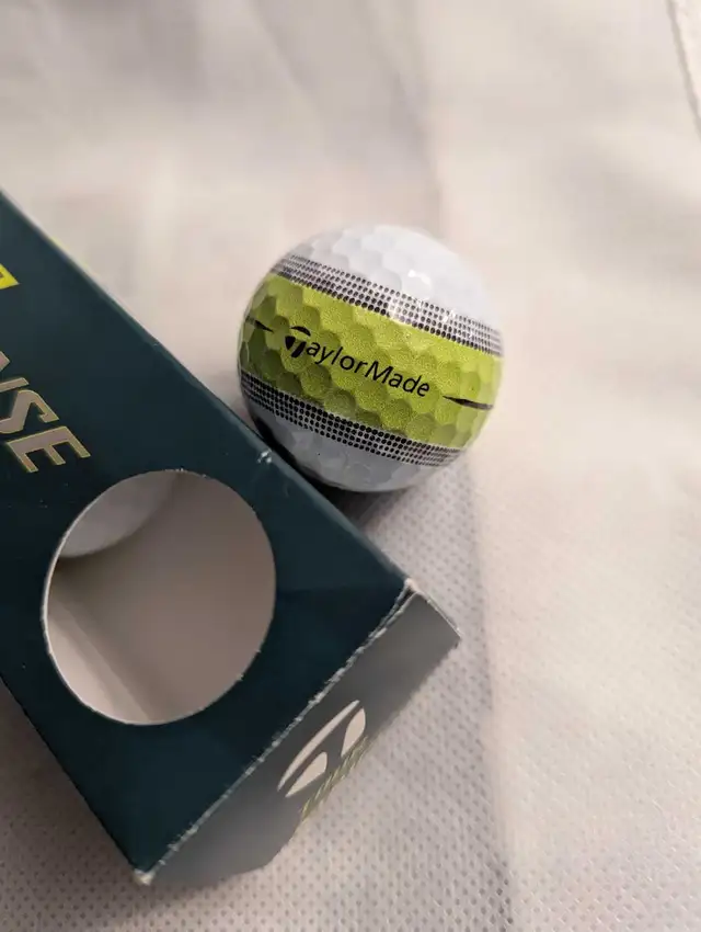 Taylormade Tour Response Golf Balls in Golf in Mississauga / Peel Region - Image 3