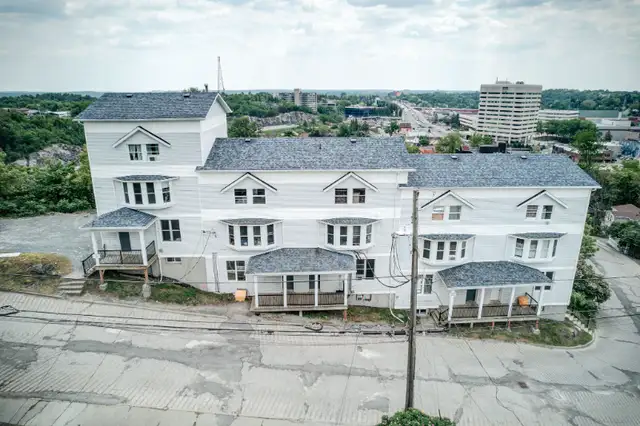 Multiple 1 Bed/2Bed Units Available62867602217217121