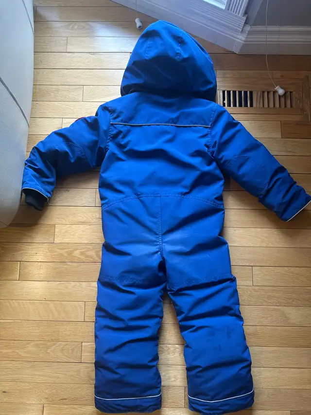Canada Goose Boys Snow Suit Size 4-5 in Kids & Youth in Calgary - Image 4