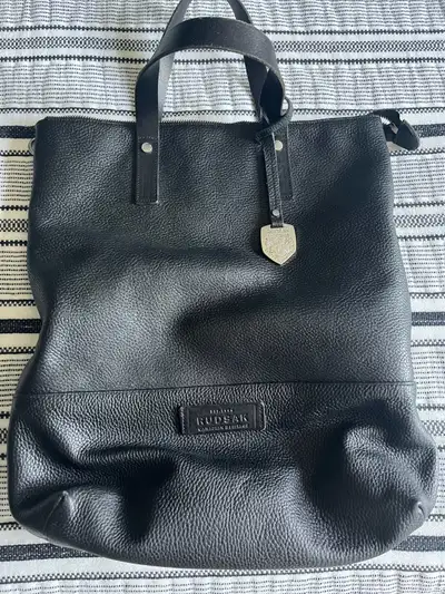 Grand sac Rudsak en cuir noir / Aussi sac à dos possible, View more