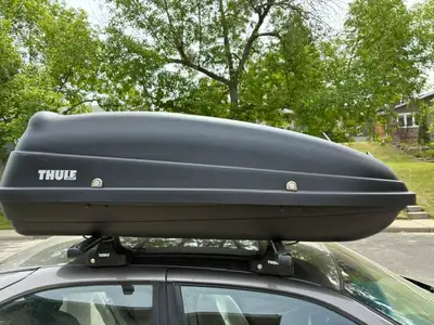 Thule Sidekick Cargo Box. Good condition 54" X 16" X 25"