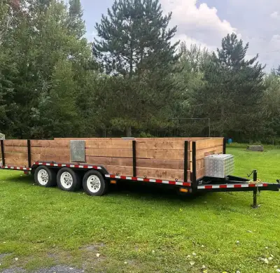 Remorque artisanale basculante comme neuve à trois essieux, idéale pour le transport de charges lour...