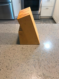 Wooden kitchen knife stand