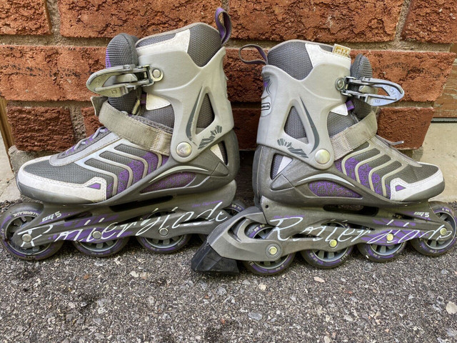 2 pairs of kids’ roller blades in Skates & Blades in Oshawa / Durham Region - Image 2