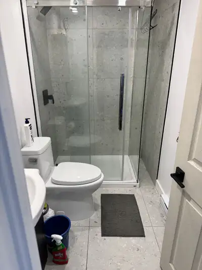 Superbe 4 ½ avec electros disponible immédiatement .