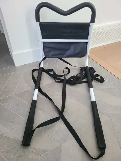 As shown in the pictures. Located SW in the Heritage Valley Area. Might be able to deliver depending...