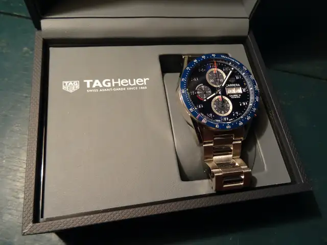 TAG HEUER BLEU CARRERA CALIBRE 16 in Jewellery & Watches in City of Montréal - Image 2