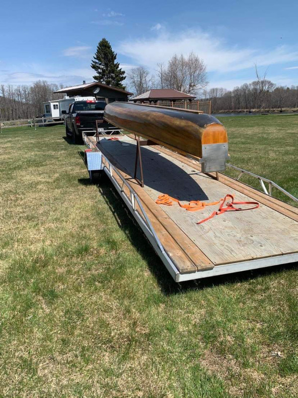 24’ canoe and floating garage in Canoes, Kayaks & Paddles in Edmundston - Image 3