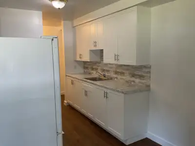 LARGE 2 BEDROOM IN ADULT BUILDING
