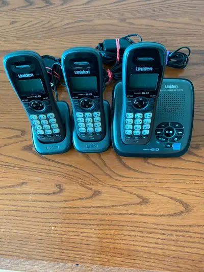 Cordless Phone with 3 handsets: $10 For pickup at Yonge/Sheppard
